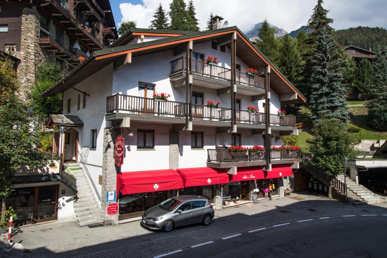 Hotel Meuble Meridiana Valtournenche Exteriör bild