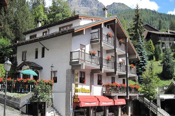 Hotel Meuble Meridiana Valtournenche Exteriör bild