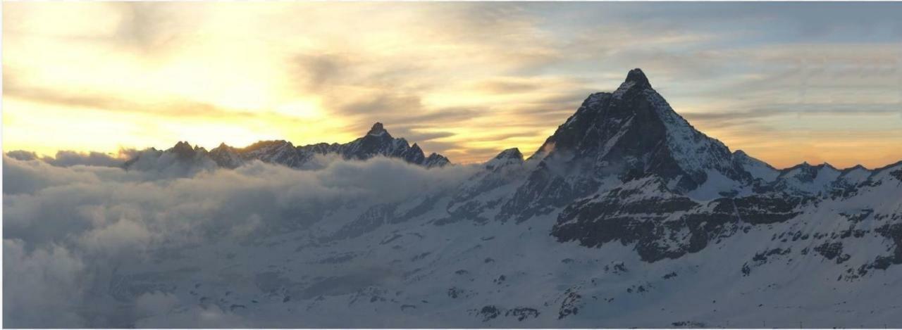Hotel Meuble Meridiana Valtournenche Exteriör bild