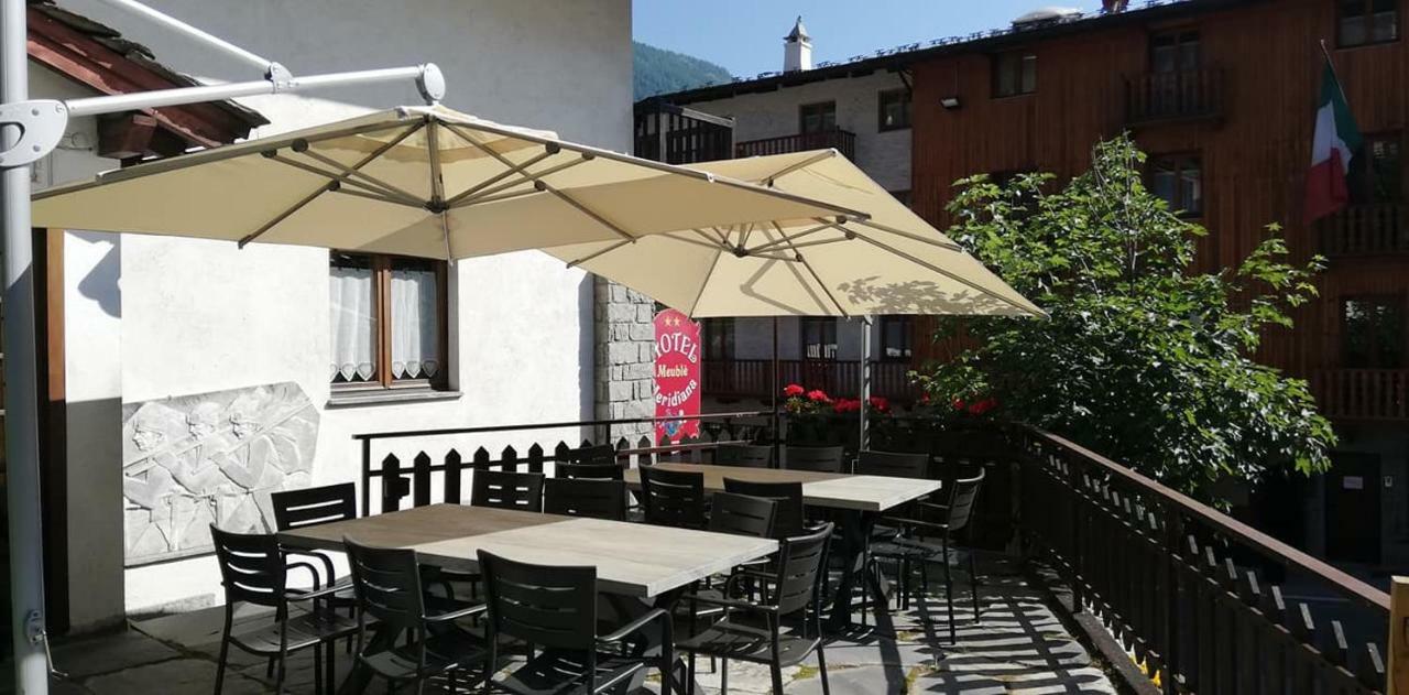 Hotel Meuble Meridiana Valtournenche Exteriör bild